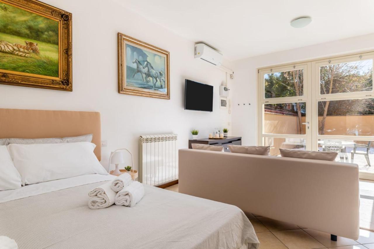 { White Garden } -Comfort, Parking & Wi-Fi- Lukka Zewnętrze zdjęcie