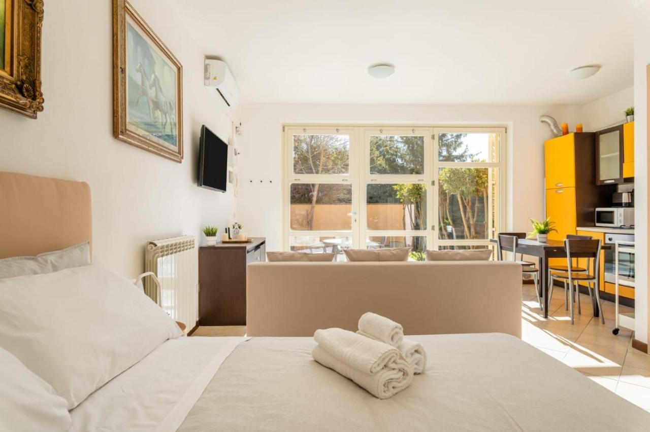{ White Garden } -Comfort, Parking & Wi-Fi- Lukka Zewnętrze zdjęcie