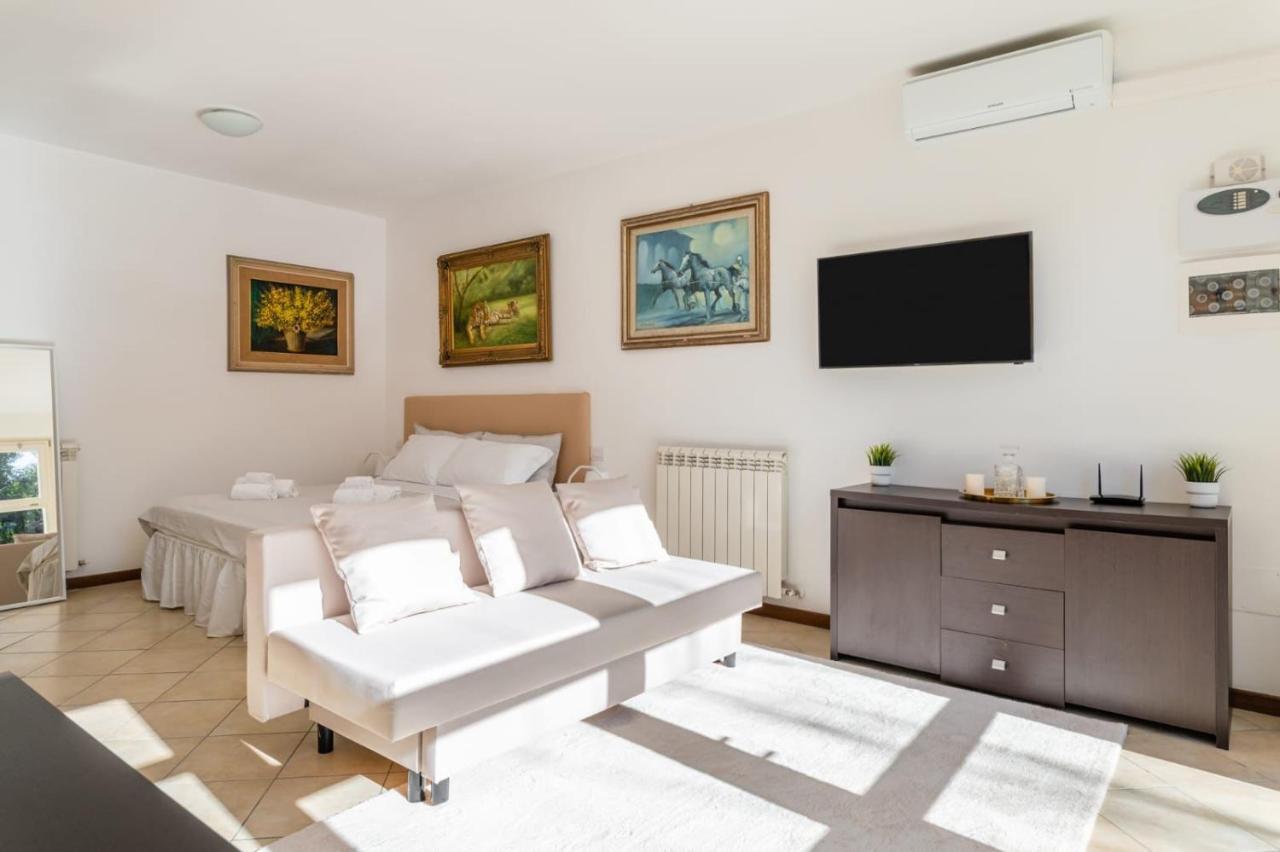 { White Garden } -Comfort, Parking & Wi-Fi- Lukka Zewnętrze zdjęcie
